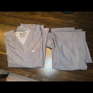 FIGS Men’s Scrubs Set